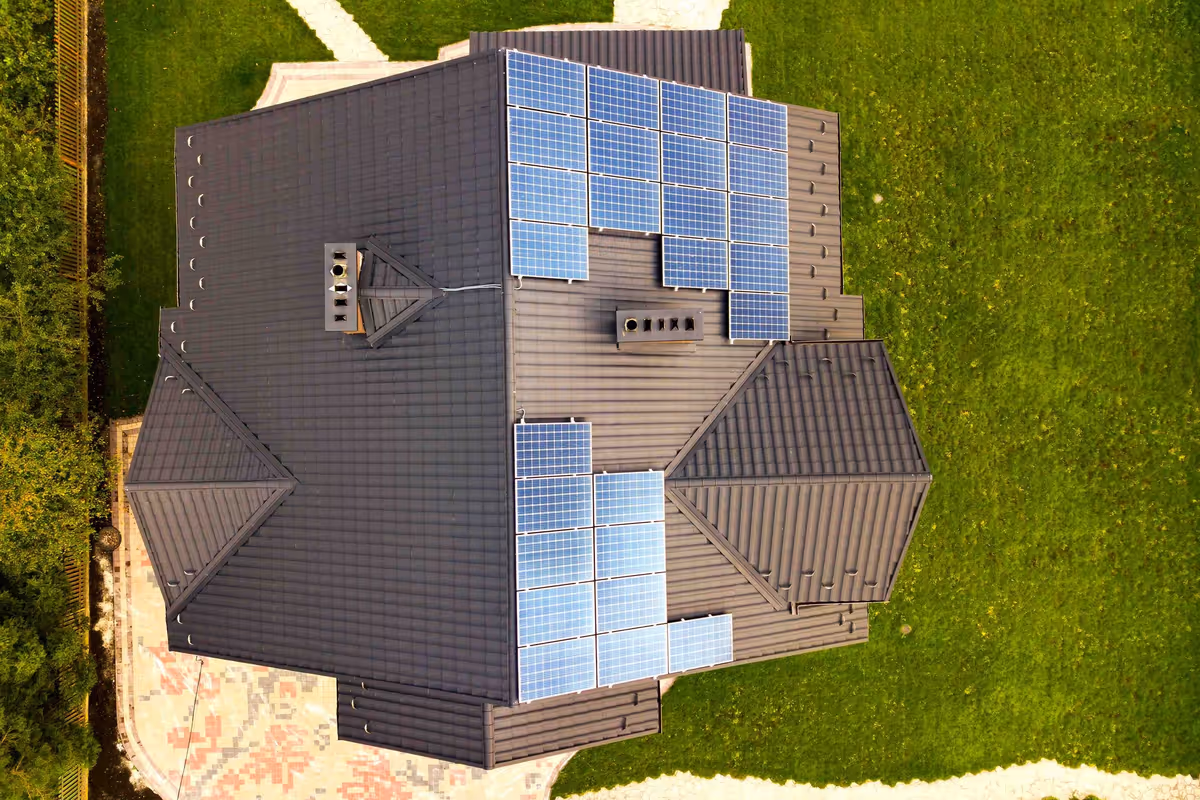 Maison rurale équipée en énergies renouvelables